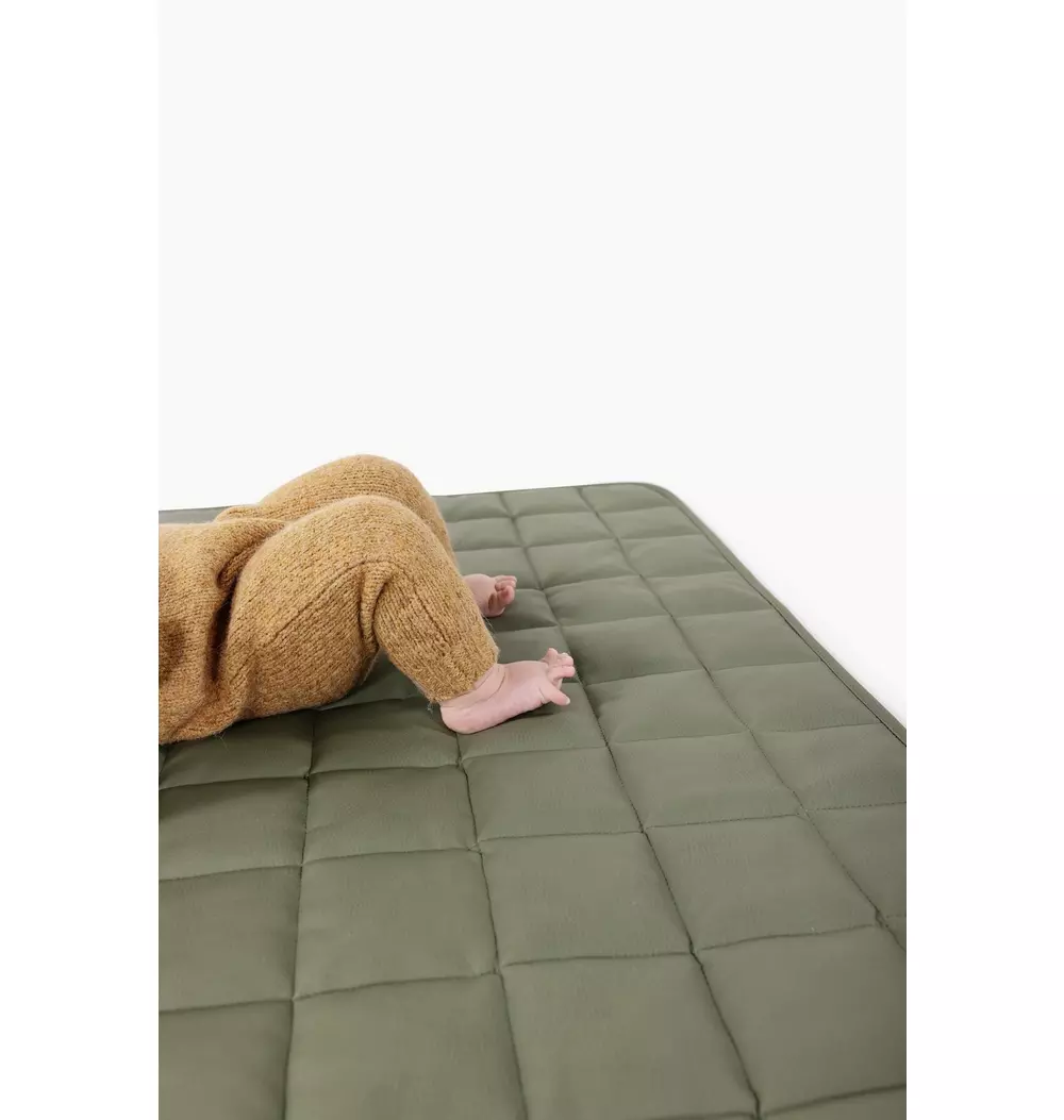 Thyme Square Quilted Mat