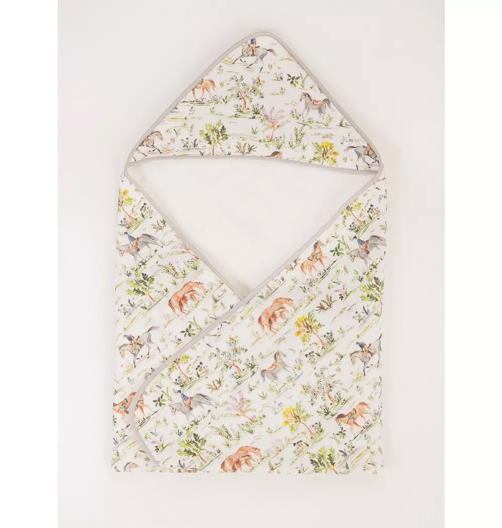 Hunter Pace Hooded Bath Towel
