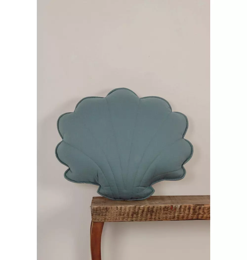 Linen “Eye of the Sea” Shell Pillow