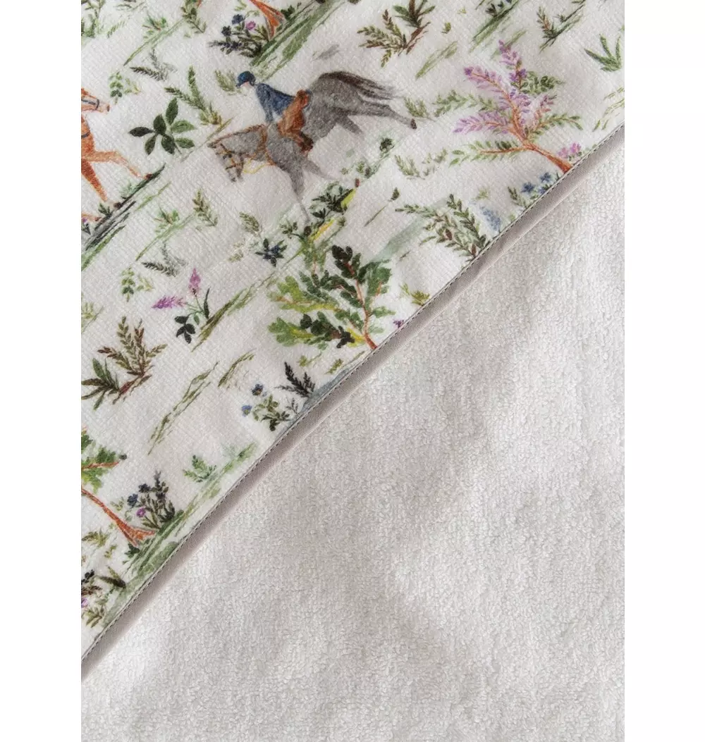 Hunter Pace Hooded Bath Towel